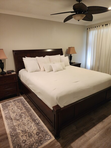 Building Photo - 1050 E Ramon Rd