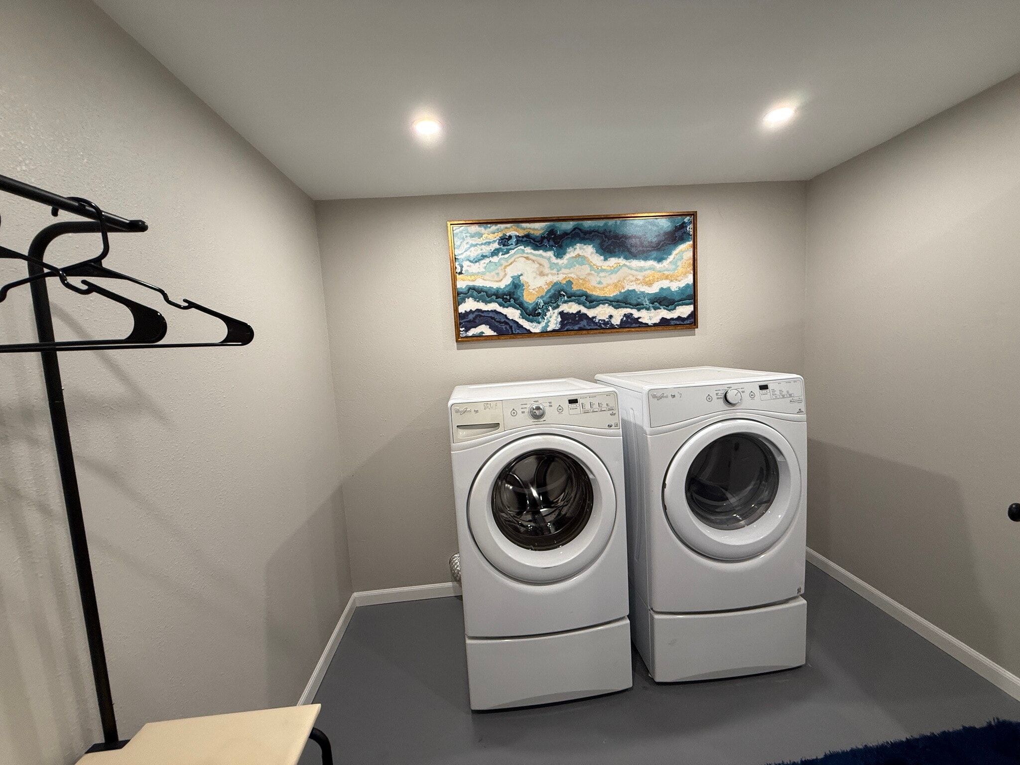 Laundry - 5916 Newcombe Ct