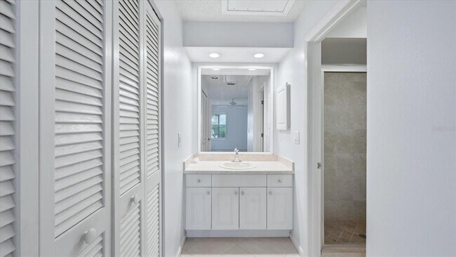 Building Photo - 5350 Myrtle Wood