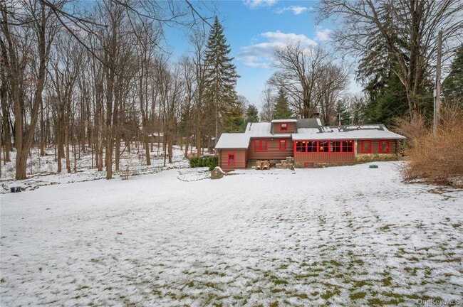 Building Photo - 6 Alpine Rd