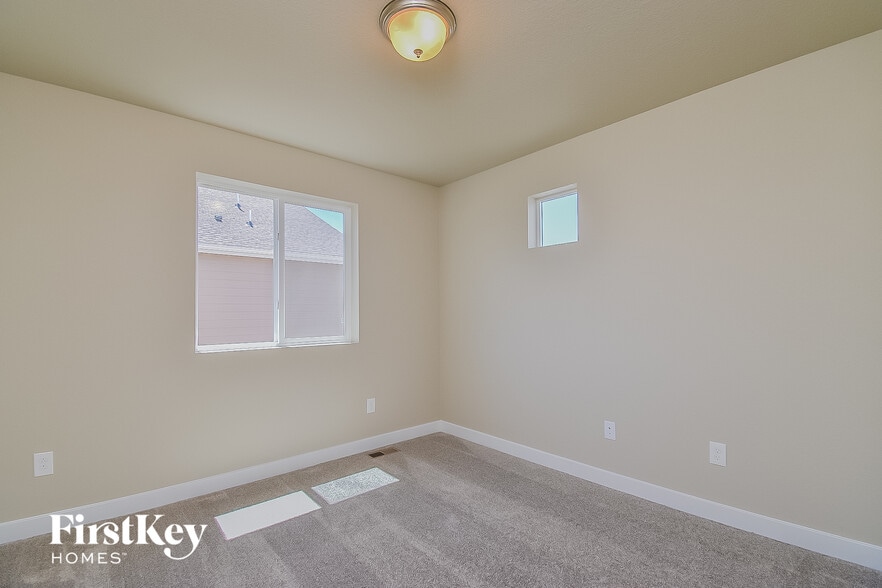 Building Photo - 6931 Akela Ln