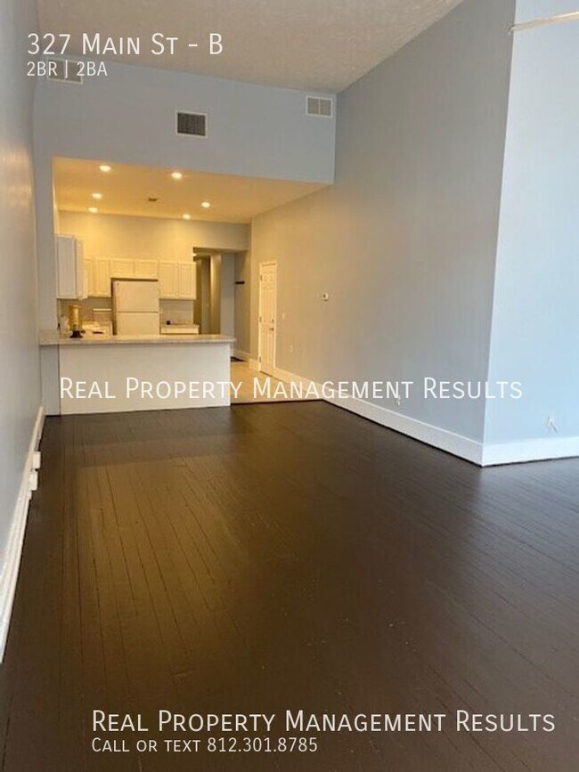 Building Photo - 327 Main St