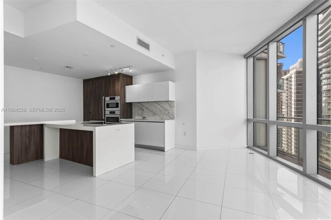 Building Photo - 851 NE 1st Ave