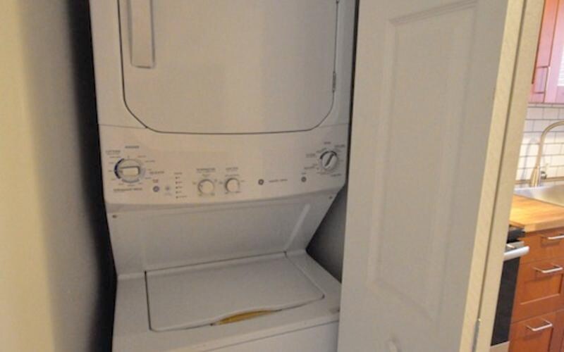 Building Photo - 452 W 3rd Ave