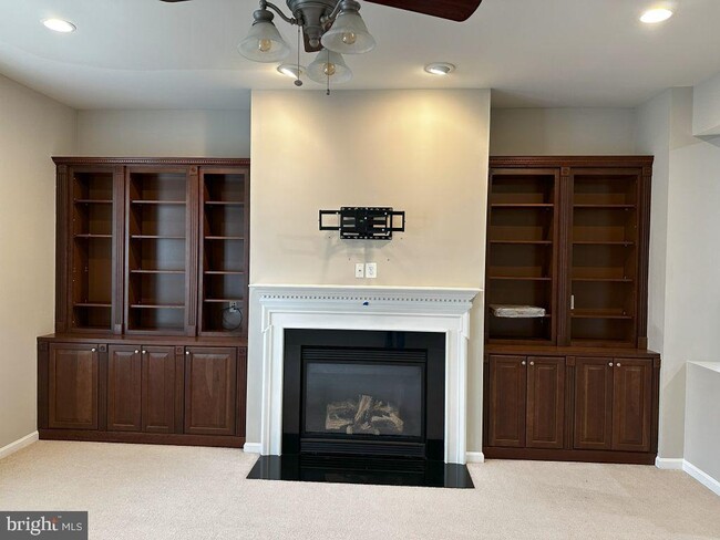 Building Photo - 41811 Bristow Manor Dr