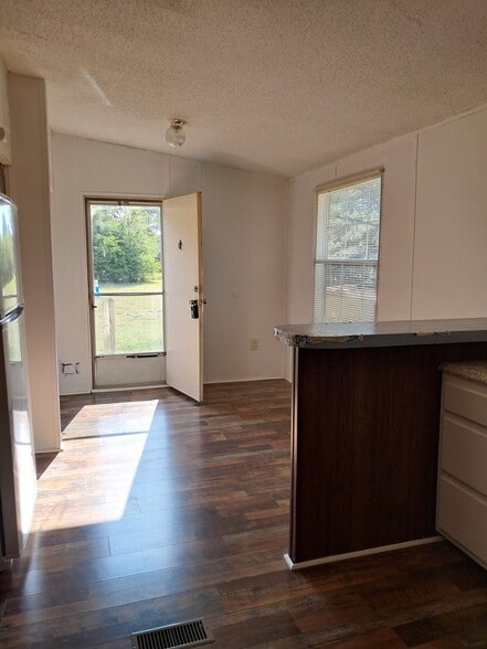 Building Photo - 23 Jimmie Ln