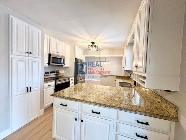 Building Photo - 7361 S Quince St