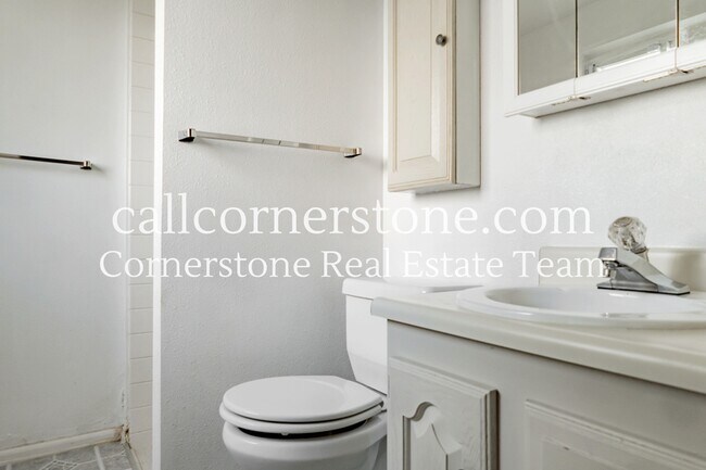 Building Photo - 1320 Verde Dr