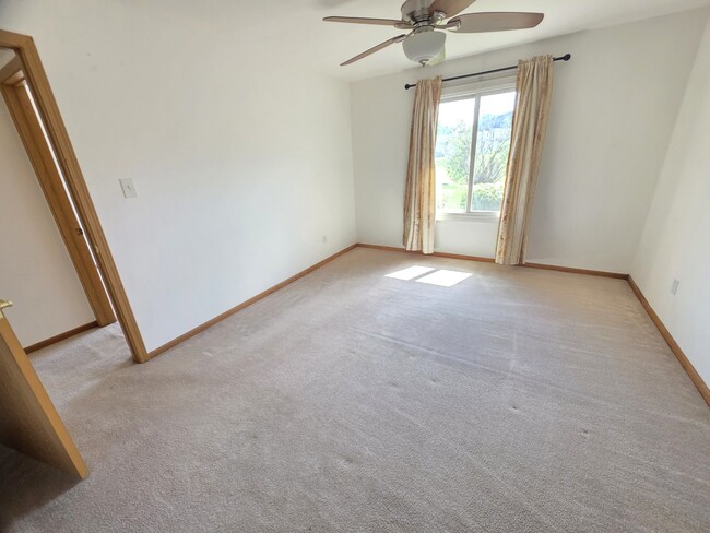 Building Photo - 801 Brook Dr