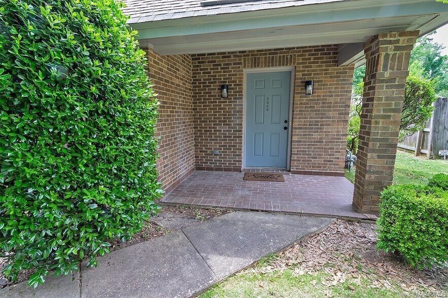 Building Photo - 5948 Carmel Dr