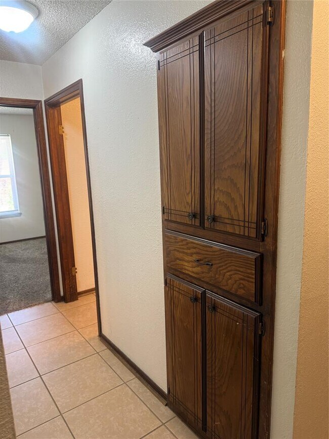 Building Photo - 1309 Summerton Pl
