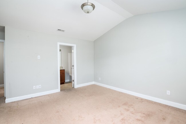 Guest Bedroom - 321 Halton Crossing Dr SW