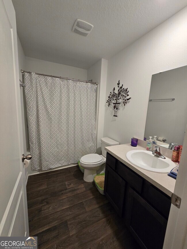 Building Photo - 108 Landing Blvd