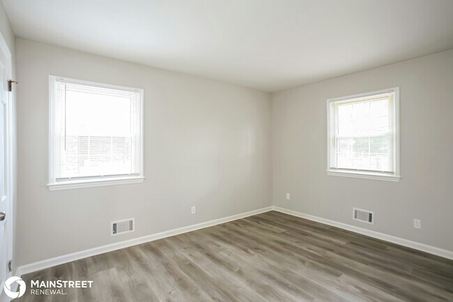 Building Photo - 1131 W 73rd St