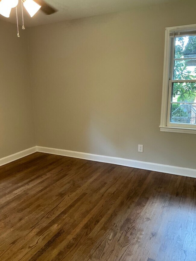 Building Photo - Now Available! Newly Renovated 3 BR/2 BA i...