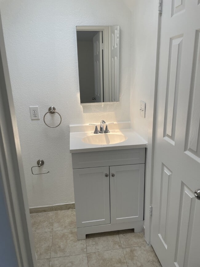 Building Photo - Charming and cozy 2 bedroom home in prime location of Walnut Creek!