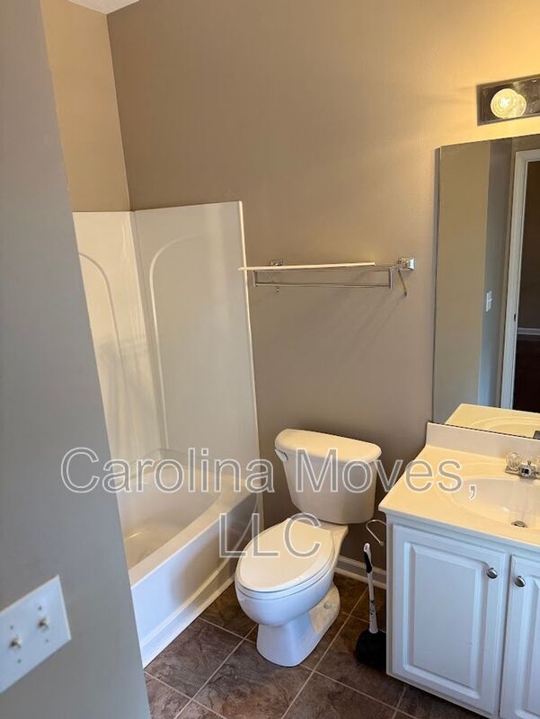 Building Photo - 626 Montreux Dr