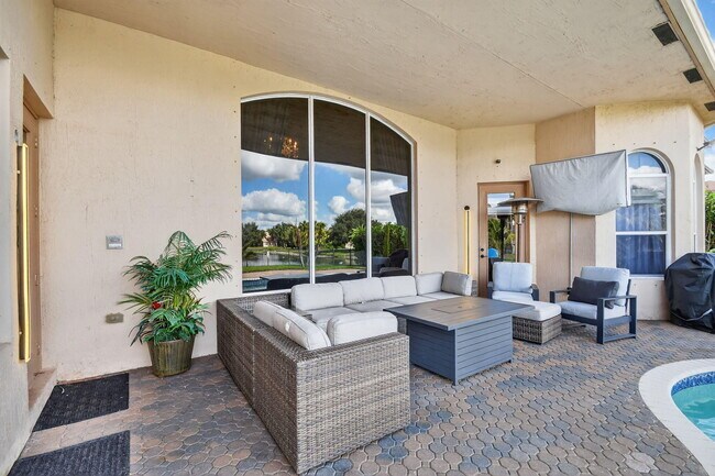 Building Photo - 9167 Oak Alley Dr