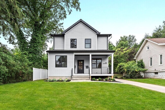 Primary Photo - 165 Jefferson Ave