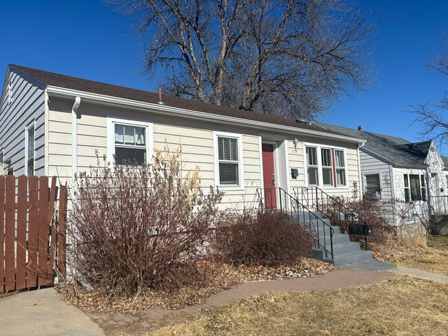 Primary Photo - 636 1/2-529 1/2 Avenue B