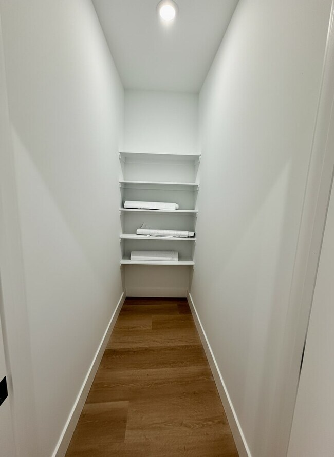 Building Photo - 178 W Seymour St