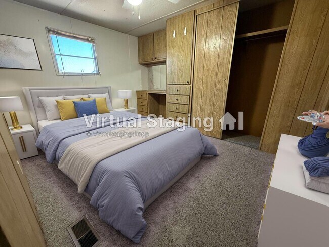 Building Photo - 3601 E Wyoming Ave