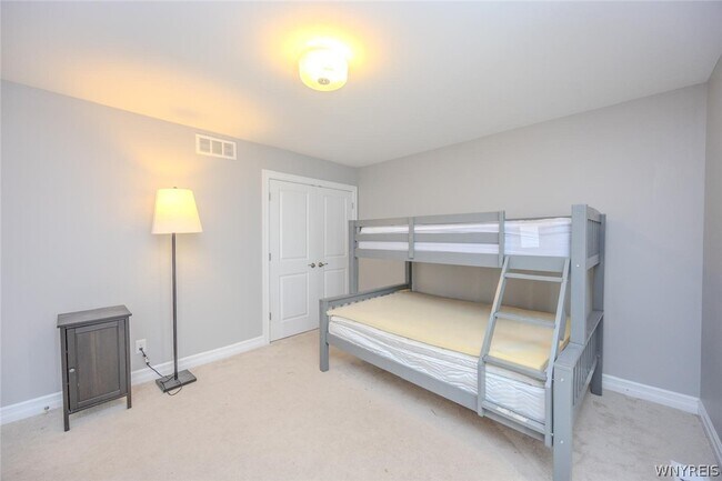 Building Photo - 46 Eagleview Dr