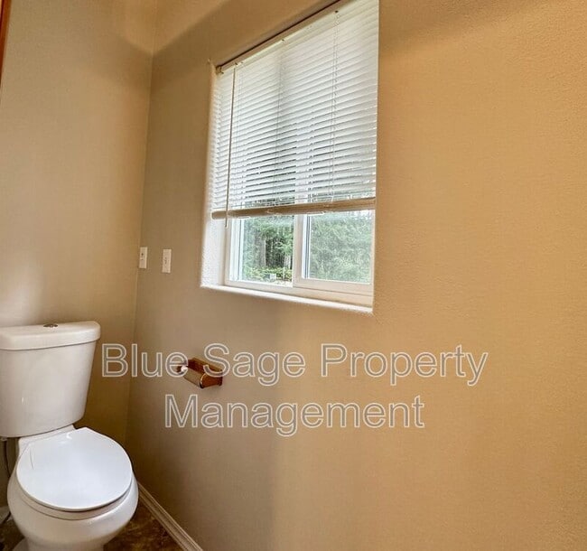 Building Photo - 1375 S Bagley Creek Rd