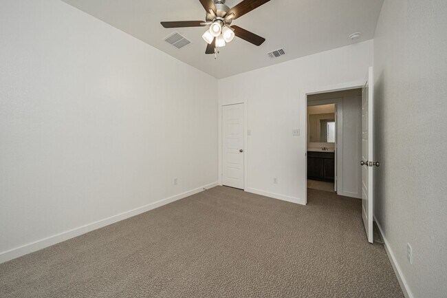 Building Photo - 8433 Adelaide Dr