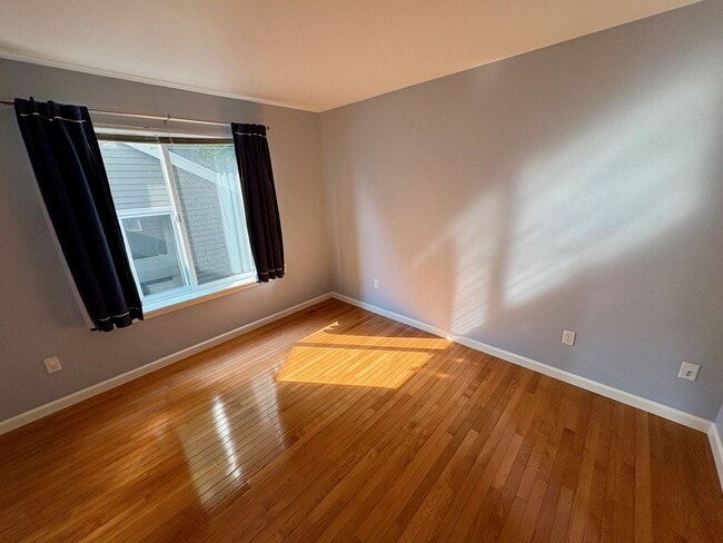 Building Photo - 1541 Cherrylane Pl S