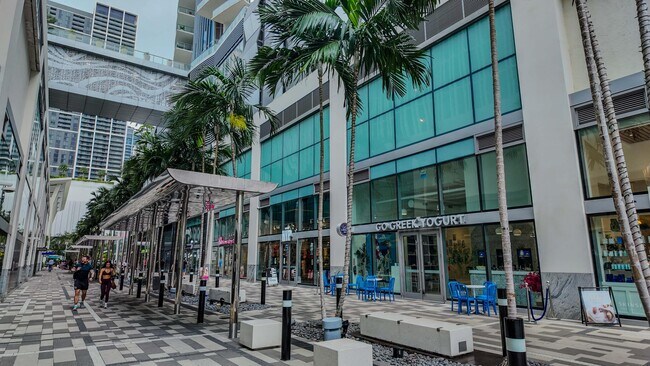 Building Photo - 851 NE 1st Ave