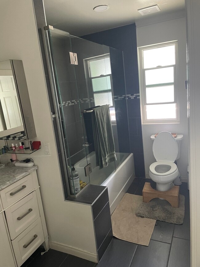 Building Photo - 1204 Hygeia Ave