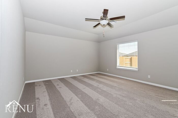 Building Photo - 1705 Maroon Dr