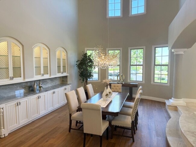 Building Photo - Luxury Two-Story 4BD/4.5BA Home, Located i...