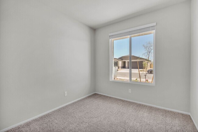 Building Photo - 17996 W Sand Hls Dr