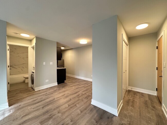Building Photo - 450 W Barry
