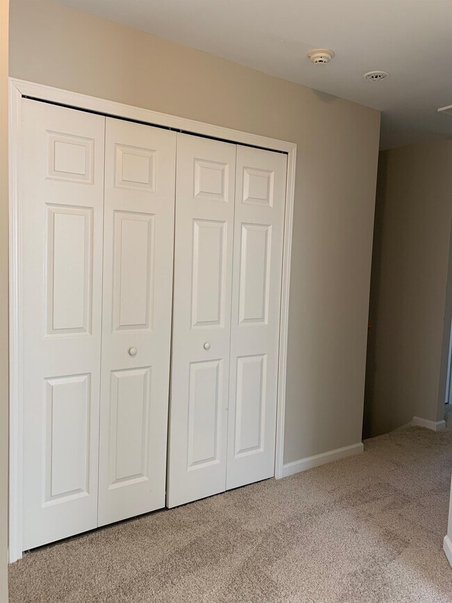 Building Photo - 946 Old Forester Ln