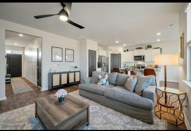 Building Photo - 307 Black Birch Dr
