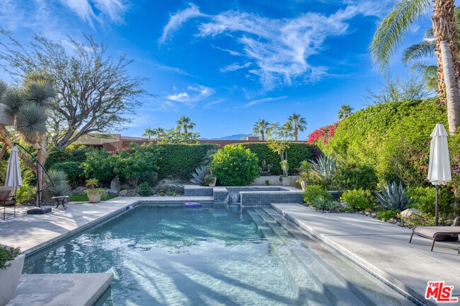 Building Photo - 6 Rocky Ln