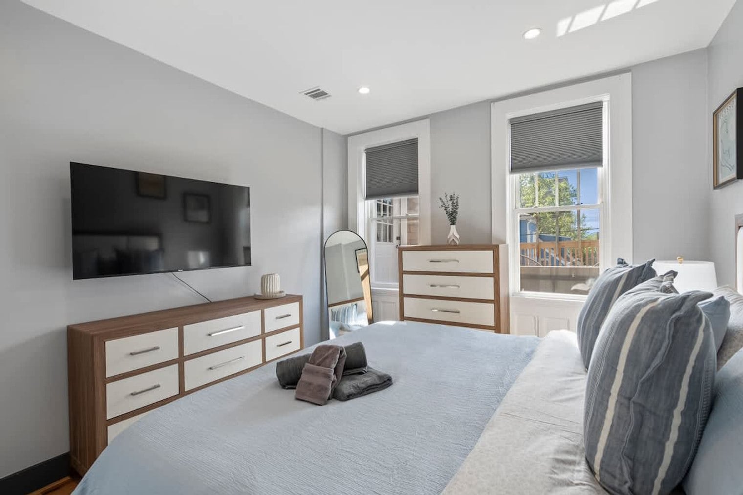 Building Photo - 334 Palisade Ave