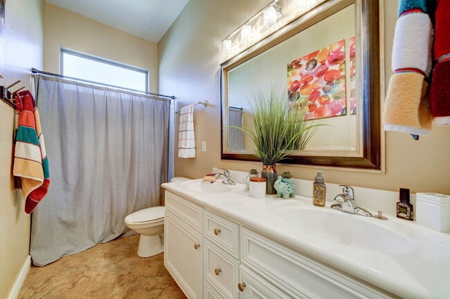 Building Photo - 4221 S Danyell Dr