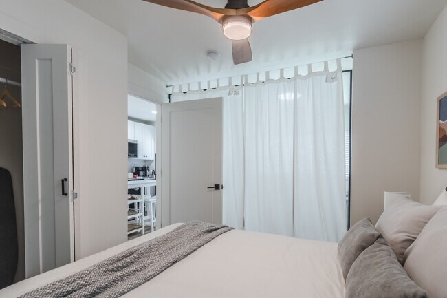 Building Photo - 2710 Amherst Ave