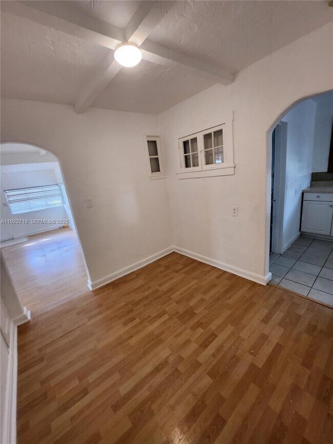 Building Photo - 2129 Taylor St