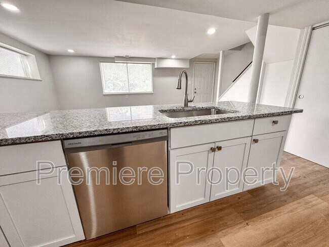 Building Photo - 1333 N 47th St
