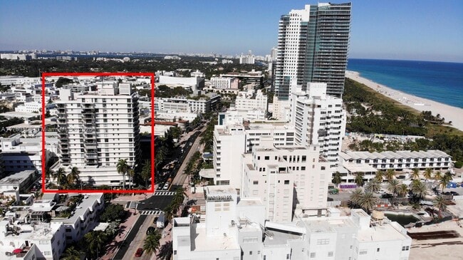 Building Photo - 1800 Collins Ave