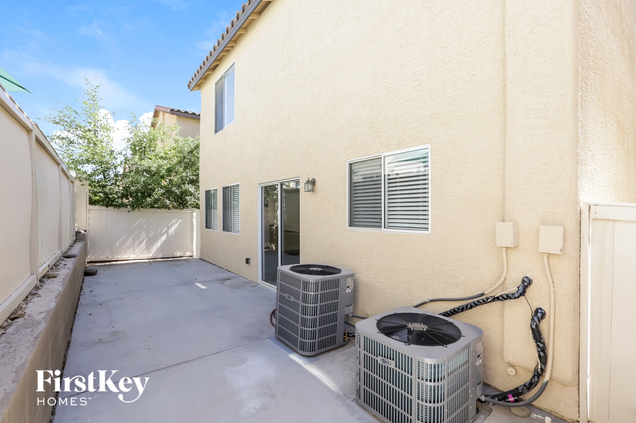 Building Photo - 5681 Woods Crossing St