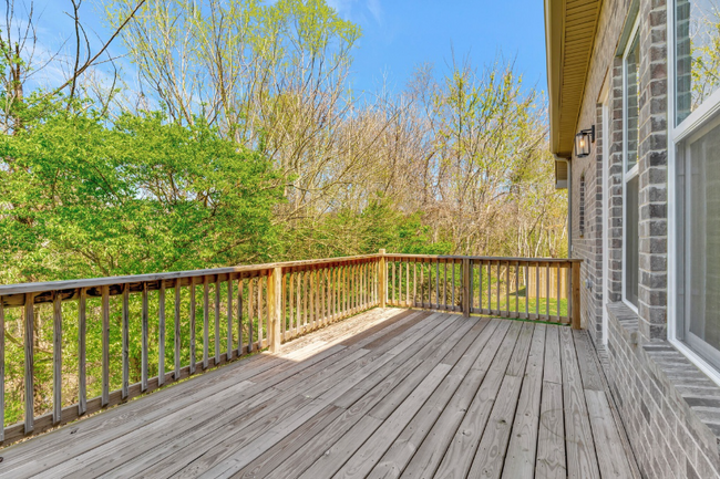 Building Photo - 204 Faraway Hills Dr