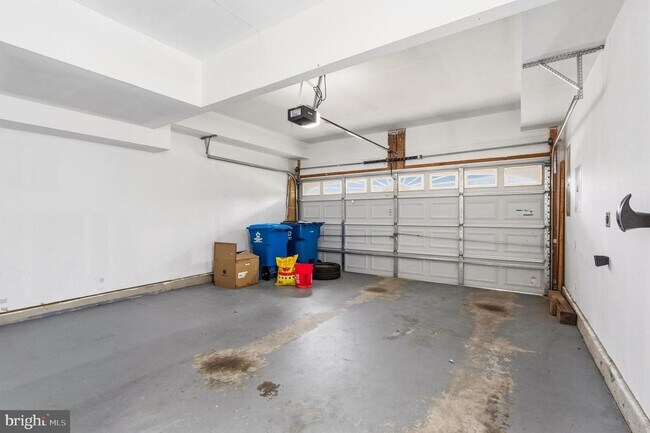 Building Photo - 23167 Flora Mure Dr