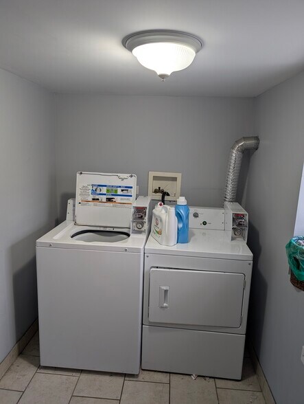 Building Photo - 3532 N Elston Ave