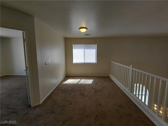 Building Photo - 452 Crocus Hill St